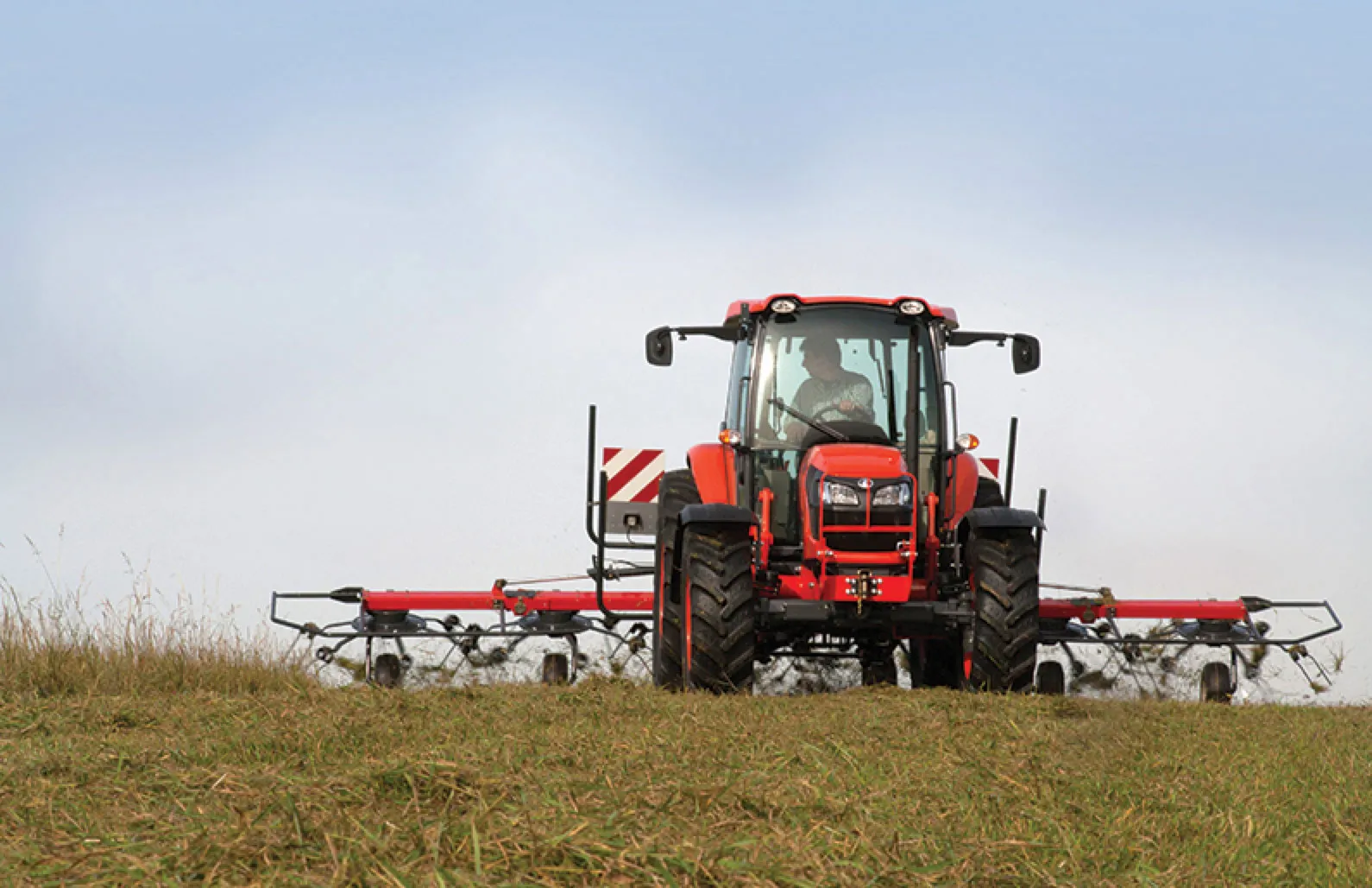 Trattori da campo aperto e seminativo, da 66 a 175 CV. — Settanni Macchine Agricole